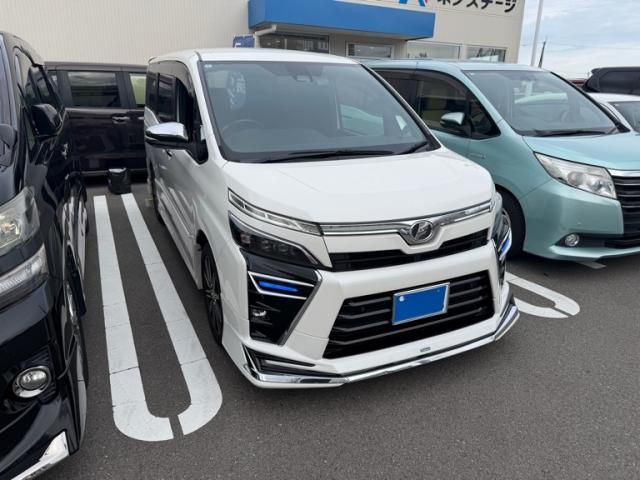 TOYOTA / VOXY