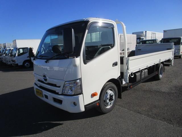 Japanese used car Ref# 1735052 HINO / DUTRO