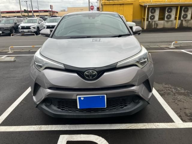 TOYOTA / C-HR 4WD