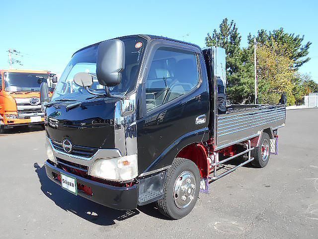 Japanese used car Ref# 1735680 HINO / DUTRO