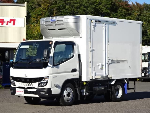Japanese used car Ref# 1736451 MITSUBISHI / CANTER
