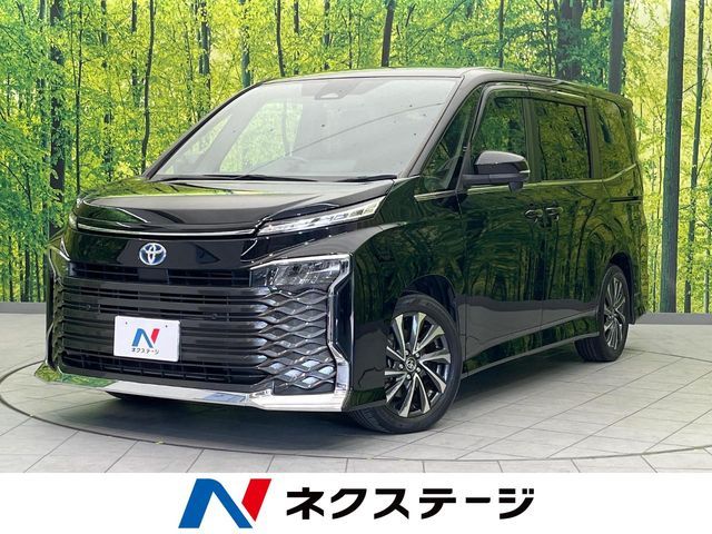 TOYOTA / VOXY HYBRID