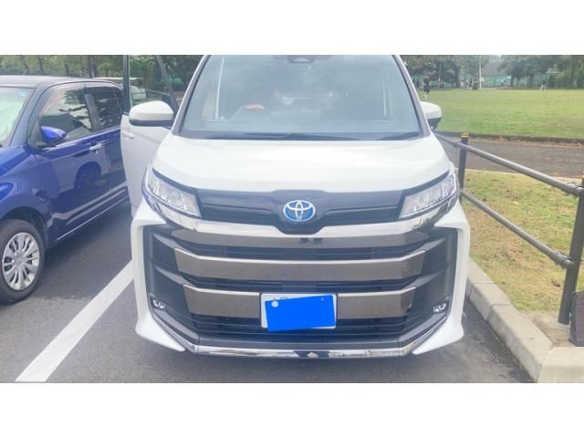TOYOTA / NOAH HYBRID 4WD